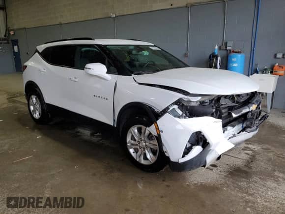 2020 Chevrolet Blazer LT with VIN 3GNKBCR40LS690279, listed as a Copart auction lot 47312404 with 33,981 mi miles and . Bid and sale history available at DreamBid. Image 4.