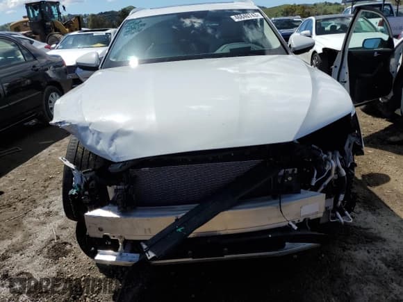 ✅ 2019 Audi e-tron Prestige • VIN: WA1VABGEXKB022962 • Lot: 46840743. Wystawiony na Copart z przebiegiem 22 368 mil. Bezpłatny archiwum sprzedaży aukcyjnych z USA i szczegółowy raport historii pojazdu na DreamBid. Zdjęcie 5.