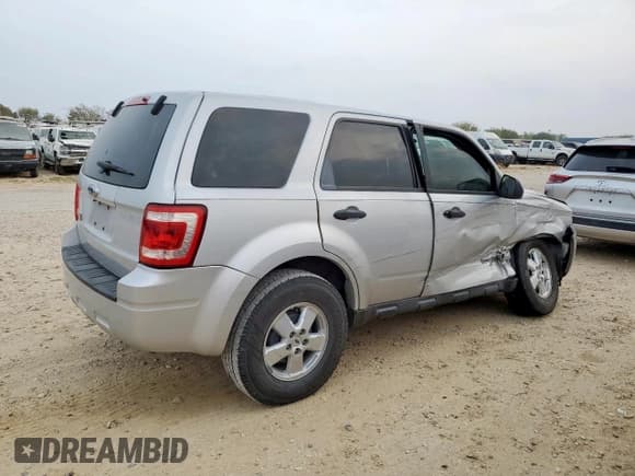 ✅ 2008 Ford Escape XLS • VIN: 1FMCU02Z48KE21972 • Lot: 90432085. Listed on Copart with 205,473 mi. Free auction sales archive from the USA and detailed vehicle history report at DreamBid. Image 3.