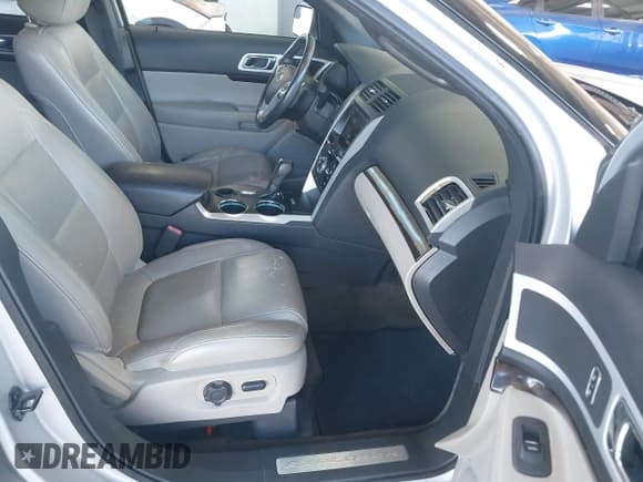 ✅ 2013 Ford Explorer Limited • VIN: 1FM5K7F85DGC15551 • Lot: 43912651. Wystawiony na IAAI z przebiegiem 193 515 mil. Bezpłatny archiwum sprzedaży aukcyjnych z USA i szczegółowy raport historii pojazdu na DreamBid. Zdjęcie 5.