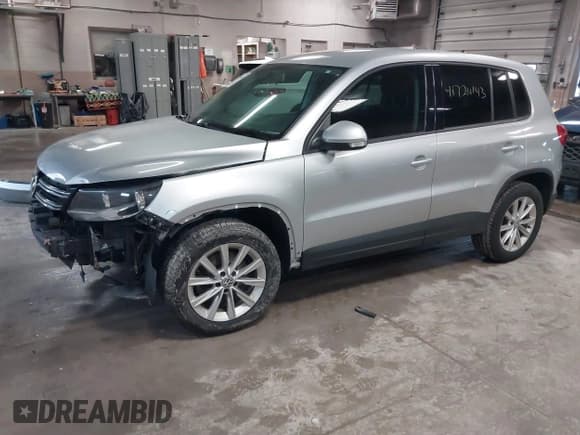 ✅ 2018 Volkswagen Tiguan • VIN: WVGAV7AXXJK002270 • Лот: 41724143. Опубликован ранее на IAAI с пробегом 124 081 миль. Бесплатный доступ к архиву аукционных продаж из США и подробный отчёт об истории автомобиля на DreamBid. Изображение 2.