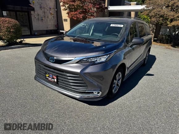 ✅ 2021 Toyota Sienna XLE • VIN: 5TDYRKEC0MS071810 • Lot: 87171045. Wystawiony na Copart z przebiegiem 32 536 mil. Bezpłatny archiwum sprzedaży aukcyjnych z USA i szczegółowy raport historii pojazdu na DreamBid. Zdjęcie 2.