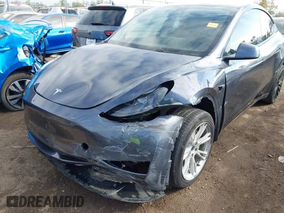 ✅ 2023 Tesla Model Y Long Range • VIN: 7SAYGDEE8PF598072 • Lot: 43450816. Wystawiony na IAAI z przebiegiem 52 286 mil. Bezpłatny archiwum sprzedaży aukcyjnych z USA i szczegółowy raport historii pojazdu na DreamBid. Zdjęcie 6.