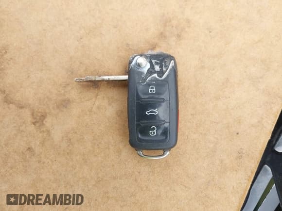 ✅ 2013 Volkswagen Jetta TDI w/Premium • VIN: 3VWLL7AJ4DM351806 • Лот: 42654515. Опубликован ранее на IAAI с пробегом 146 910 миль. Бесплатный доступ к архиву аукционных продаж из США и подробный отчёт об истории автомобиля на DreamBid. Изображение 11.