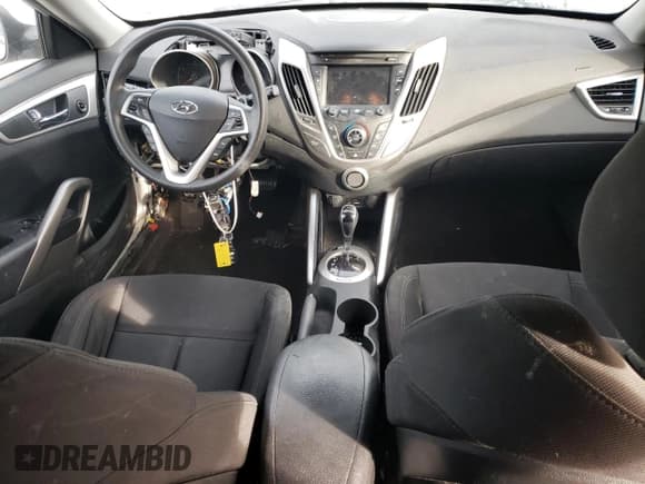 ✅ 2015 Hyundai Veloster • VIN: KMHTC6AD3FU228564 • Lot: 79419864. Wystawiony na Copart z przebiegiem Nie podano. Bezpłatny archiwum sprzedaży aukcyjnych z USA i szczegółowy raport historii pojazdu na DreamBid. Zdjęcie 8.