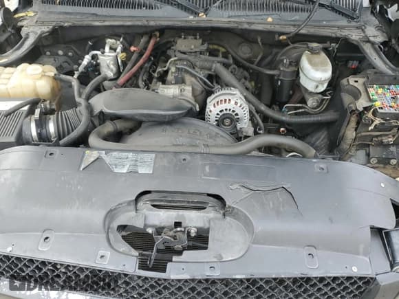 ✅ 2004 Chevrolet Silverado 1500 LS • VIN: 2GCEC19T441221823 • Lot: 90898935. Wystawiony na Copart z przebiegiem 241 158 mil. Bezpłatny archiwum sprzedaży aukcyjnych z USA i szczegółowy raport historii pojazdu na DreamBid. Zdjęcie 12.