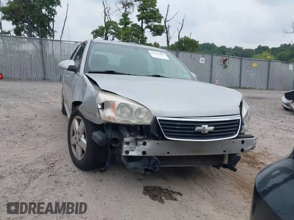 2007 Chevrolet Malibu Maxx LT z VIN 1G1ZT68N67F100718, wystawiony jako IAAI lot #42926469 z przebiegiem 119 783 mil mil oraz . Historia ofert i sprzedaży dostępna na DreamBid. Obrazek 13.