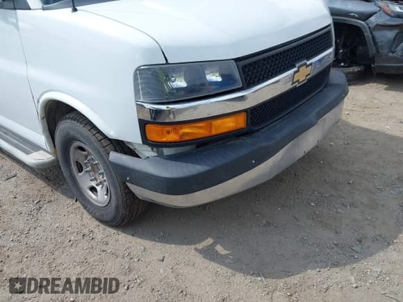 ✅ 2020 Chevrolet Express Cargo • VIN: 1GCWGAFG2L1182671 • Lot: 43111165. Listed on IAAI with 151,139 mi. Free auction sales archive from the USA and detailed vehicle history report at DreamBid. Image 17.