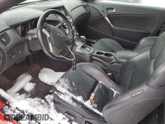 ✅ 2013 Hyundai Genesis Coupe Premium • VIN: KMHHT6KD5DU102658 • Lot: 89273245. Wystawiony na Copart z przebiegiem Nie podano. Bezpłatny archiwum sprzedaży aukcyjnych z USA i szczegółowy raport historii pojazdu na DreamBid. Zdjęcie 7.