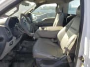 ✅ 2017 Ford F-150 XL • VIN: 1FTMF1CF2HKC86570 • Lot: 51863205. Wystawiony na Copart z przebiegiem 181 397 mil. Bezpłatny archiwum sprzedaży aukcyjnych z USA i szczegółowy raport historii pojazdu na DreamBid. Zdjęcie 7.