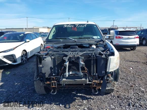 2011 Chevrolet Silverado 2500HD LT с VIN 1GC1KXCGXBF111106, выставлен на аукционе IAAI как лот 43406356 с пробегом 175 024 миль миль и . История ставок и продаж доступна на DreamBid. Изображение 12.