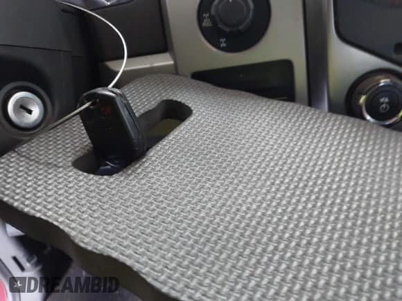 ✅ 2013 Ford F-150 XL • VIN: 1FTFX1EF6DFC84794 • Lot: 42160729. Wystawiony na IAAI z przebiegiem 185 732 mil. Bezpłatny archiwum sprzedaży aukcyjnych z USA i szczegółowy raport historii pojazdu na DreamBid. Zdjęcie 11.