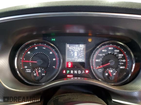 ✅ 2011 Dodge Charger Mopar 11 • VIN: 2B3CL5CT4BH609759 • Лот: 59546895. Опубликован ранее на Copart с пробегом 175 892 миль. Бесплатный доступ к архиву аукционных продаж из США и подробный отчёт об истории автомобиля на DreamBid. Изображение 9.