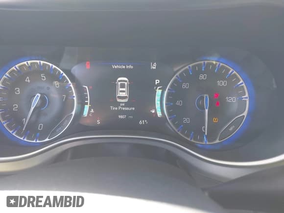 ✅ 2025 Chrysler Pacifica Limited • VIN: 2C4RC1GG1SR508350 • Lot: 43432242. Wystawiony na IAAI z przebiegiem 9 807 mil. Bezpłatny archiwum sprzedaży aukcyjnych z USA i szczegółowy raport historii pojazdu na DreamBid. Zdjęcie 7.