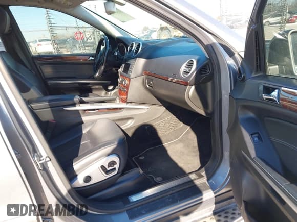 ✅ 2012 Mercedes-Benz GL 350 • VIN: 4JGBF2FE6CA767674 • Lot: 41583802. Listed on IAAI with 101,569 mi. Free auction sales archive from the USA and detailed vehicle history report at DreamBid. Image 5.