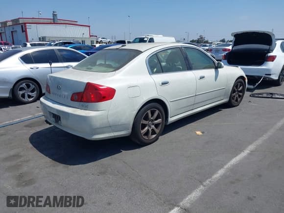 ✅ 2005 Infiniti G35 • VIN: JNKCV51E85M207059 • Lot: 43012270. Wystawiony na IAAI z przebiegiem 229 477 mil. Bezpłatny archiwum sprzedaży aukcyjnych z USA i szczegółowy raport historii pojazdu na DreamBid. Zdjęcie 4.
