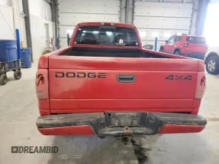 ✅ 1999 Dodge Dakota SLT • VIN: 1B7GG22X1XS295947 • Lot: 82611714. Wystawiony na Copart z przebiegiem Nie podano. Bezpłatny archiwum sprzedaży aukcyjnych z USA i szczegółowy raport historii pojazdu na DreamBid. Zdjęcie 6.