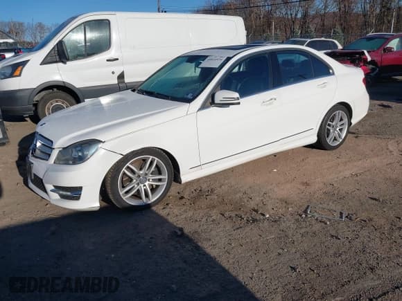 ✅ 2013 Mercedes-Benz C 300 Sport • VIN: WDDGF8AB5DR265984 • Lot: 40816934. Listed on IAAI with 119,355 mi. Free auction sales archive from the USA and detailed vehicle history report at DreamBid. Image 17.