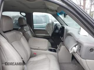 ✅ 2001 Chevrolet Suburban LT • VIN: 1GNFK16T91J261576 • Лот: 41714208. Опубликован ранее на IAAI с пробегом 300 960 миль. Бесплатный доступ к архиву аукционных продаж из США и подробный отчёт об истории автомобиля на DreamBid. Изображение 5.