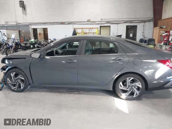 ✅ 2024 Hyundai Elantra SEL • VIN: KMHLS4DG1RU748117 • Лот: 43361344. Опубликован ранее на IAAI с пробегом 17 833 миль. Бесплатный доступ к архиву аукционных продаж из США и подробный отчёт об истории автомобиля на DreamBid. Изображение 15.