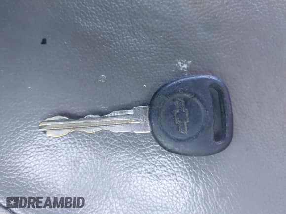 ✅ 2008 Chevrolet Silverado 1500 Work Truck • VIN: 1GCEC14048Z145725 • Lot: 43561077. Listed on IAAI with 122,806 mi. Free auction sales archive from the USA and detailed vehicle history report at DreamBid. Image 11.