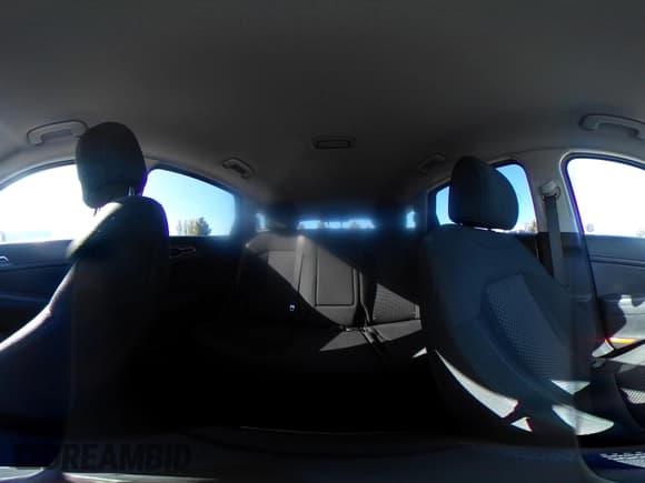 ✅ 2024 Kia Sportage LX • VIN: KNDPU3DFXR7304461 • Lot: 43588718. Wystawiony na IAAI z przebiegiem 33 674 mil. Bezpłatny archiwum sprzedaży aukcyjnych z USA i szczegółowy raport historii pojazdu na DreamBid. Zdjęcie 18.