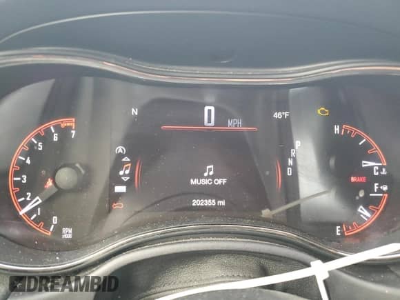 2018 Dodge Durango GT z VIN 1C4RDJDG3JC143324, wystawiony jako Copart lot #90270045 z przebiegiem 202 355 mil mil oraz Szkoda całkowita • Salvage title. Historia ofert i sprzedaży dostępna na DreamBid. Obrazek 9.