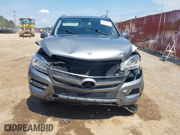 ✅ 2015 Mercedes-Benz M 350 • VIN: 4JGDA5HB6FA530585 • Лот: 43070006. Опубликован ранее на IAAI с пробегом 92 505 миль. Бесплатный доступ к архиву аукционных продаж из США и подробный отчёт об истории автомобиля на DreamBid. Изображение 6.