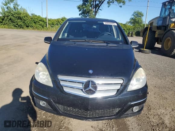 ✅ 2011 Mercedes-Benz B 200 • VIN: WDDFH3DB9BJ740679 • Lot: 69056485. Wystawiony na Copart z przebiegiem Nie podano. Bezpłatny archiwum sprzedaży aukcyjnych z USA i szczegółowy raport historii pojazdu na DreamBid. Zdjęcie 5.