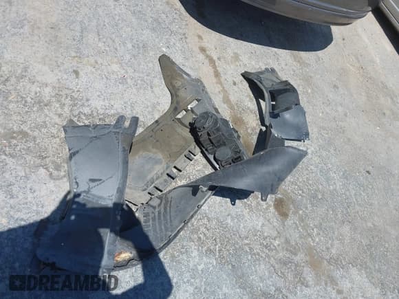 ✅ 2010 Volkswagen Jetta Limited Edition • VIN: 3VWAZ7AJ8AM073381 • Lot: 42641817. Listed on IAAI with 79,927 mi. Free auction sales archive from the USA and detailed vehicle history report at DreamBid. Image 12.