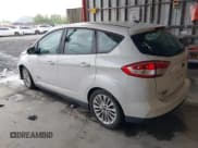 ✅ 2017 Ford C-Max SE • VIN: 1FADP5EU2HL106844 • Lot: 42064122. Wystawiony na IAAI z przebiegiem 86 850 mil. Bezpłatny archiwum sprzedaży aukcyjnych z USA i szczegółowy raport historii pojazdu na DreamBid. Zdjęcie 3.