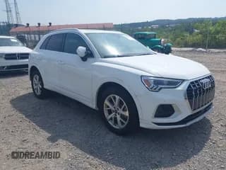 ✅ 2024 Audi Q3 Premium • VIN: WA1AUCF39R1092089 • Lot: 42879687. Wystawiony na IAAI z przebiegiem 13 960 mil. Bezpłatny archiwum sprzedaży aukcyjnych z USA i szczegółowy raport historii pojazdu na DreamBid. Zdjęcie 1.