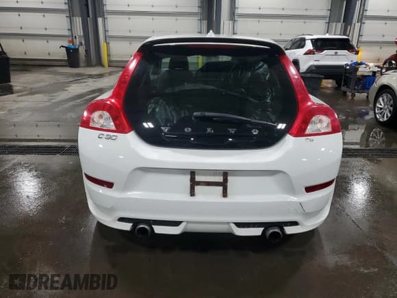 ✅ 2011 Volvo C30 • VIN: YV1672MK2B2208301 • Lot: 87397055. Wystawiony na Copart z przebiegiem 175 329 mil. Bezpłatny archiwum sprzedaży aukcyjnych z USA i szczegółowy raport historii pojazdu na DreamBid. Zdjęcie 6.