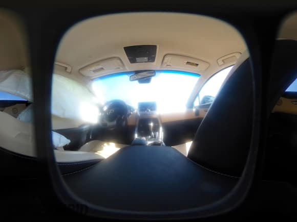 ✅ 2018 Lexus NX 300 • VIN: JTJYARBZ9J2100083 • Lot: 42047370. Wystawiony na IAAI z przebiegiem 101 414 mil. Bezpłatny archiwum sprzedaży aukcyjnych z USA i szczegółowy raport historii pojazdu na DreamBid. Zdjęcie 18.