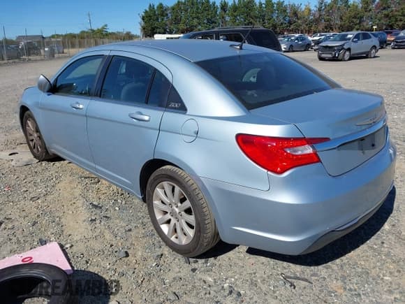 ✅ 2013 Chrysler 200 Touring • VIN: 1C3CCBBB8DN736857 • Lot: 43453414. Wystawiony na IAAI z przebiegiem 180 261 mil. Bezpłatny archiwum sprzedaży aukcyjnych z USA i szczegółowy raport historii pojazdu na DreamBid. Zdjęcie 3.