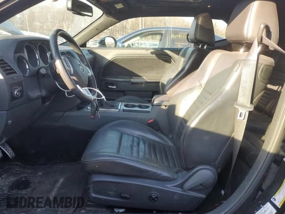 ✅ 2013 Dodge Challenger R/T • VIN: 2C3CDYBT3DH684409 • Lot: 42778935. Wystawiony na Copart z przebiegiem 164 405 mil. Bezpłatny archiwum sprzedaży aukcyjnych z USA i szczegółowy raport historii pojazdu na DreamBid. Zdjęcie 7.