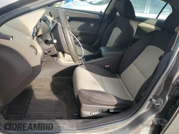 ✅ 2011 Chevrolet Malibu 1LS • VIN: 1G1ZB5E13BF295426 • Lot: 72089854. Listed on Copart with 138,115 mi. Free auction sales archive from the USA and detailed vehicle history report at DreamBid. Image 7.