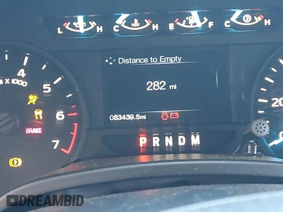 ✅ 2018 Ford F-150 XL • VIN: 1FTFX1E57JFA12712 • Lot: 42141045. Wystawiony na IAAI z przebiegiem 83 439 mil. Bezpłatny archiwum sprzedaży aukcyjnych z USA i szczegółowy raport historii pojazdu na DreamBid. Zdjęcie 15.