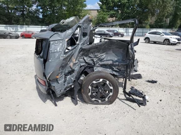 ✅ 2024 Hyundai Santa Fe SE • VIN: 5NMP1DGL8RH013305 • Lot: 68729944. Wystawiony na Copart z przebiegiem 4 683 mil. Bezpłatny archiwum sprzedaży aukcyjnych z USA i szczegółowy raport historii pojazdu na DreamBid. Zdjęcie 6.