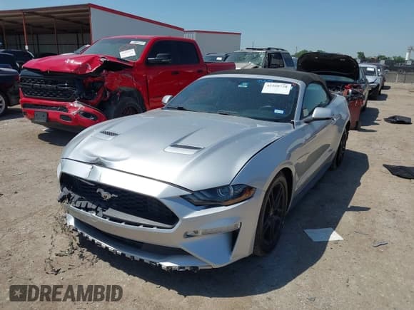 ✅ 2018 Ford Mustang EcoBoost Premium • VIN: 1FATP8UH6J5124517 • Lot: 42260728. Wystawiony na IAAI z przebiegiem 52 773 mil. Bezpłatny archiwum sprzedaży aukcyjnych z USA i szczegółowy raport historii pojazdu na DreamBid. Zdjęcie 18.