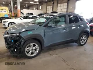 ✅ 2022 Hyundai Kona SEL • VIN: KM8K62AB4NU888475 • Лот: 69370304. Опубликован ранее на Copart с пробегом 13 872 миль. Бесплатный доступ к архиву аукционных продаж из США и подробный отчёт об истории автомобиля на DreamBid. Изображение 1.