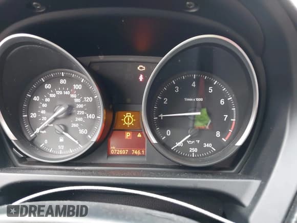 ✅ 2015 BMW Z4 sDrive35i • VIN: WBALM7C55FJ798903 • Lot: 43519063. Wystawiony na IAAI z przebiegiem 72 697 mil. Bezpłatny archiwum sprzedaży aukcyjnych z USA i szczegółowy raport historii pojazdu na DreamBid. Zdjęcie 7.