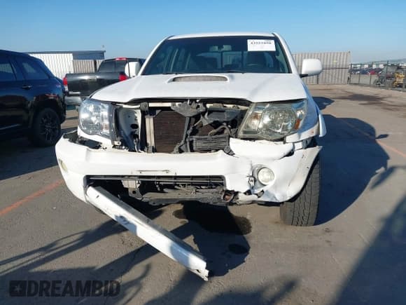 ✅ 2008 Toyota Tacoma PreRunner • VIN: 5TEKU72N48Z506652 • Lot: 43552898. Listed on IAAI with 165,633 mi. Free auction sales archive from the USA and detailed vehicle history report at DreamBid. Image 13.