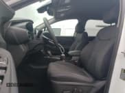 ✅ 2020 Hyundai Santa Fe SEL • VIN: 5NMS3CAD9LH239036 • Lot: 53093234. Wystawiony na Copart z przebiegiem 53 103 mil. Bezpłatny archiwum sprzedaży aukcyjnych z USA i szczegółowy raport historii pojazdu na DreamBid. Zdjęcie 7.