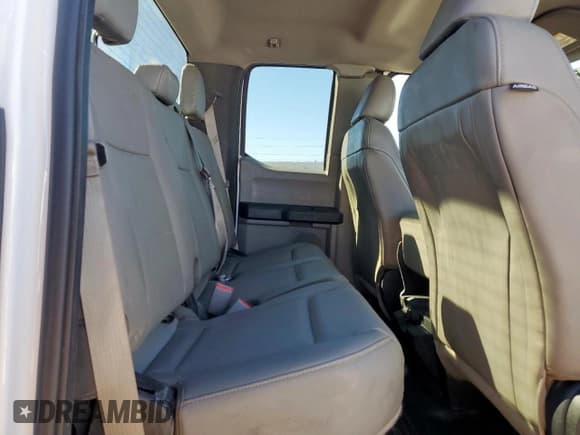 ✅ 2016 Ford F-150 XL • VIN: 1FTFX1EF5GKF57655 • Lot: 90010985. Listed on Copart with 182,528 mi. Free auction sales archive from the USA and detailed vehicle history report at DreamBid. Image 10.