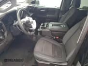 ✅ 2019 Chevrolet Silverado 1500 Custom Trail Boss • VIN: 3GCPYCEF8KG205103 • Lot: 92274205. Wystawiony na Copart z przebiegiem 104 622 mil. Bezpłatny archiwum sprzedaży aukcyjnych z USA i szczegółowy raport historii pojazdu na DreamBid. Zdjęcie 7.