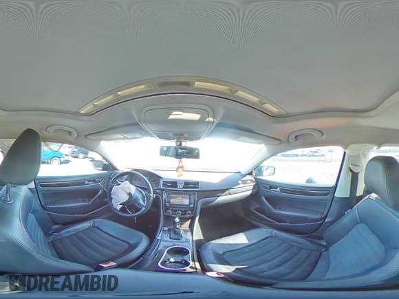 ✅ 2014 Volkswagen Passat SEL Premium • VIN: 1VWCN7A3XEC031811 • Лот: 80374915. Опубликован ранее на Copart с пробегом 260 522 миль. Бесплатный доступ к архиву аукционных продаж из США и подробный отчёт об истории автомобиля на DreamBid. Изображение 14.