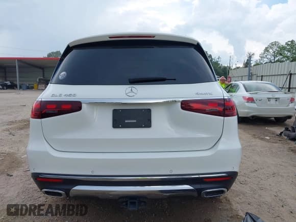 ✅ 2024 Mercedes-Benz GLS 450 • VIN: 4JGFF5KE6RB135432 • Lot: 42830768. Listed on IAAI with 13,902 mi. Free auction sales archive from the USA and detailed vehicle history report at DreamBid. Image 16.