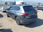 ✅ 2019 Volkswagen Tiguan SE • VIN: 3VV3B7AX6KM012649 • Lot: 43143656. Wystawiony na IAAI z przebiegiem 75 049 mil. Bezpłatny archiwum sprzedaży aukcyjnych z USA i szczegółowy raport historii pojazdu na DreamBid. Zdjęcie 3.