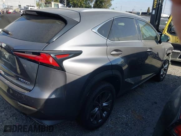 ✅ 2020 Lexus NX 300 F Sport • VIN: JTJSARBZ8L2168805 • Lot: 42455378. Wystawiony na IAAI z przebiegiem 62 419 mil. Bezpłatny archiwum sprzedaży aukcyjnych z USA i szczegółowy raport historii pojazdu na DreamBid. Zdjęcie 4.
